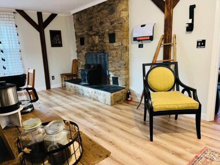 Mountain Lake Retreat - Hot Tub, Lake, Fire Pit, Wineries, Restaurant Harpers Ferry Exterior foto